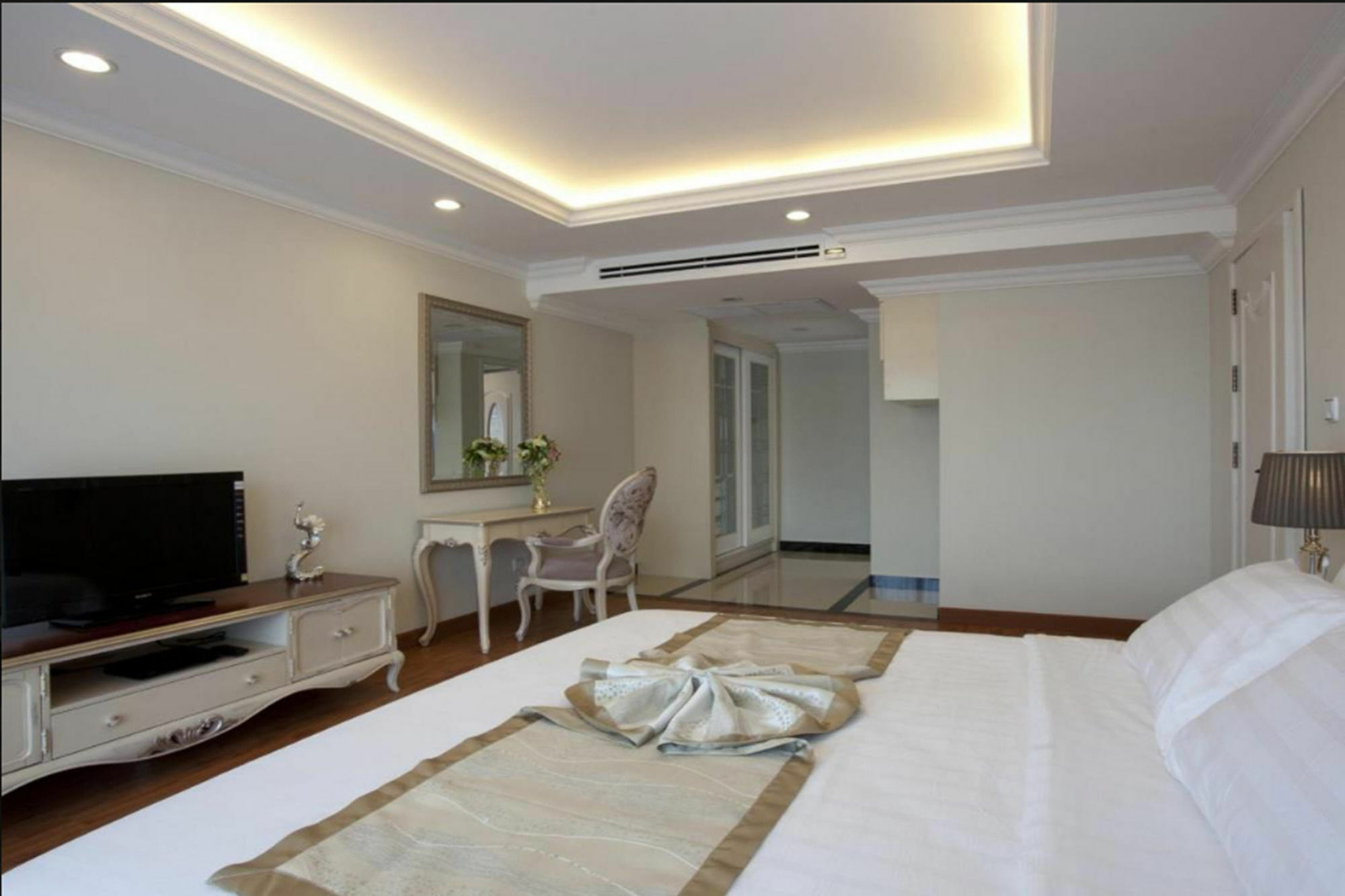 Lk Noble Suite Паттайя Экстерьер фото